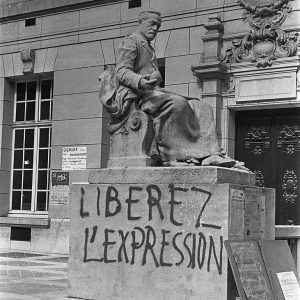 France: Sorbonne occupied by students